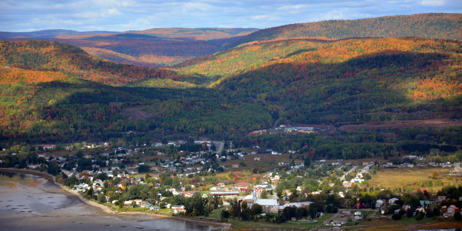 Vue aérienne de la communauté de Listuguj