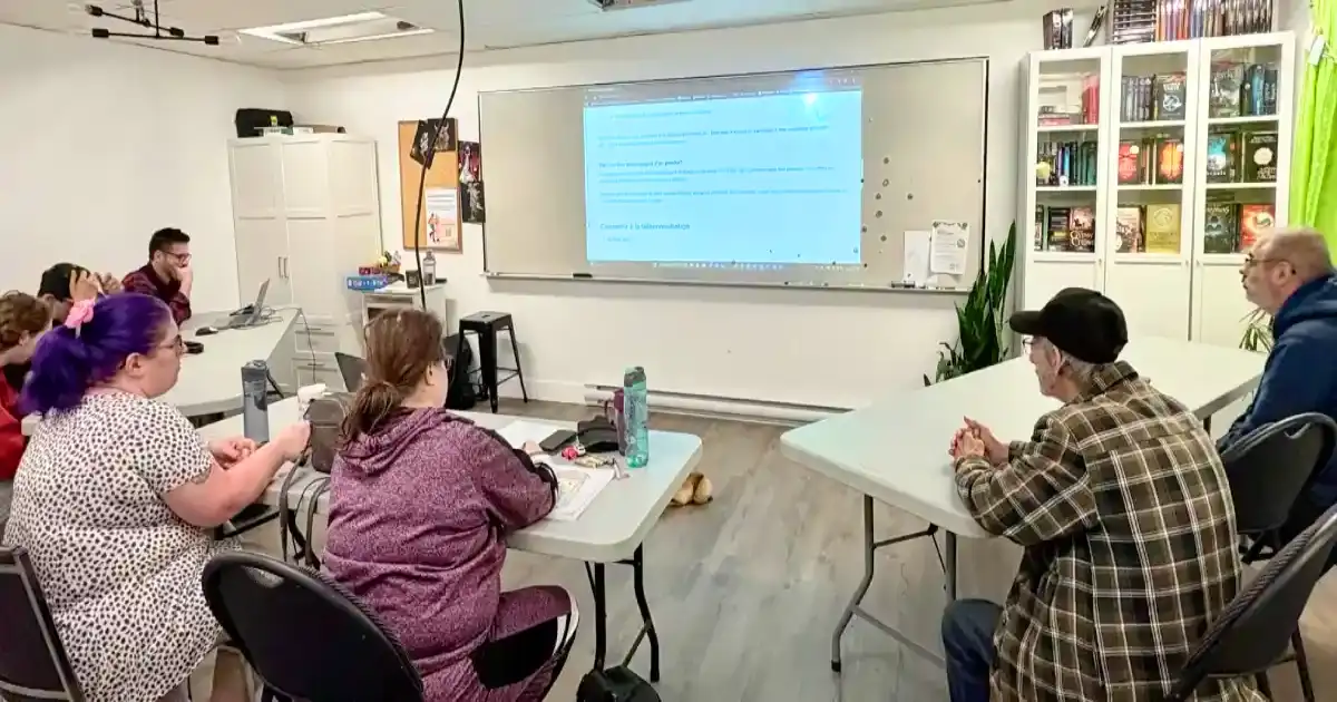 Groupe de participants du Sac à mots lors d’un atelier.